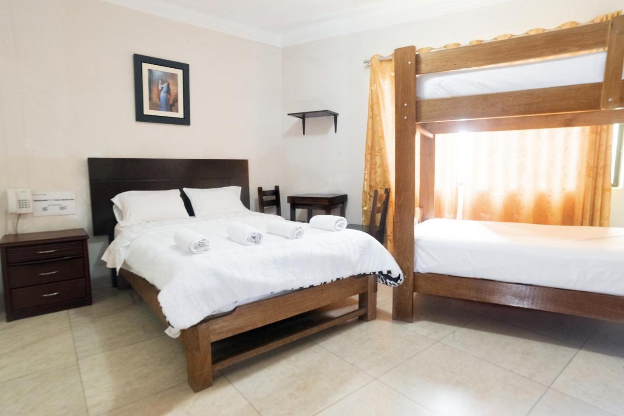 Hostal Suenos Brena ลิมา ภายนอก รูปภาพ