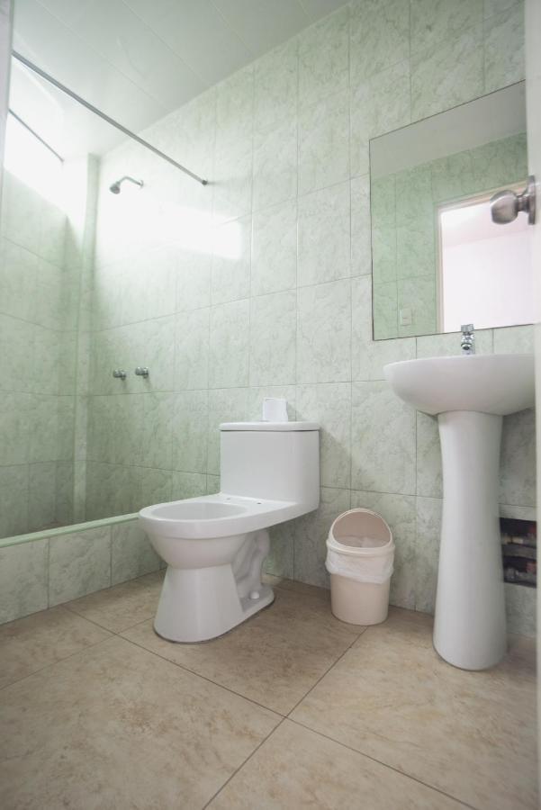 Hostal Suenos Brena ลิมา ภายนอก รูปภาพ